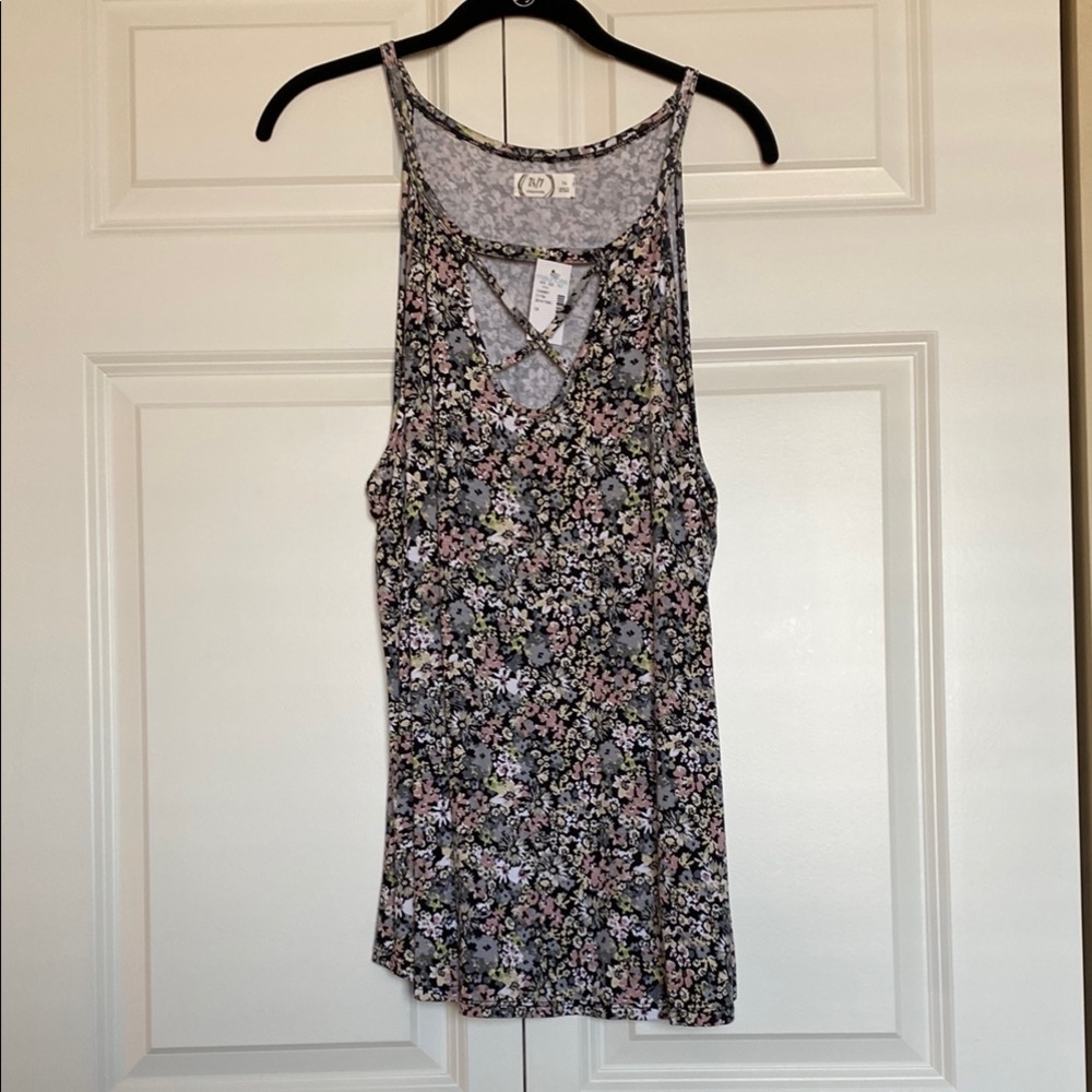 Maurices 1X (16W / 18W) Floral Thin Strap Top - Black and Pink
